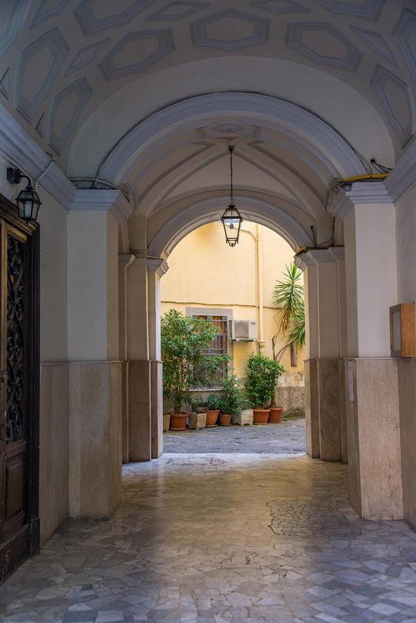 Appartamento All'Archivio Di Stato By Wonderful Italy Неаполь Екстер'єр фото